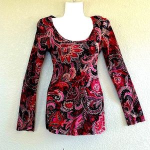 Sweet Pea Women’s Long Sleeve Floral Top.